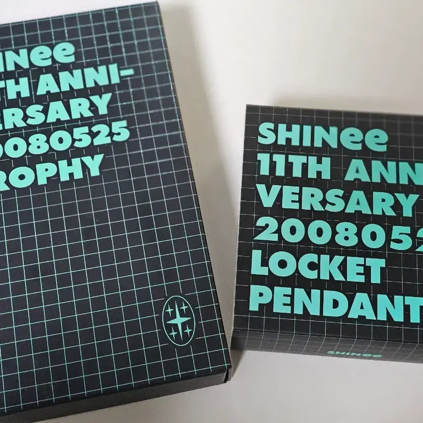 [BUNJANG] SHINee 11th Anniversary Trophy and Locket Pendant Bundle Set / 샤이니 11주년 트로피, 로켓 팬던트 일괄