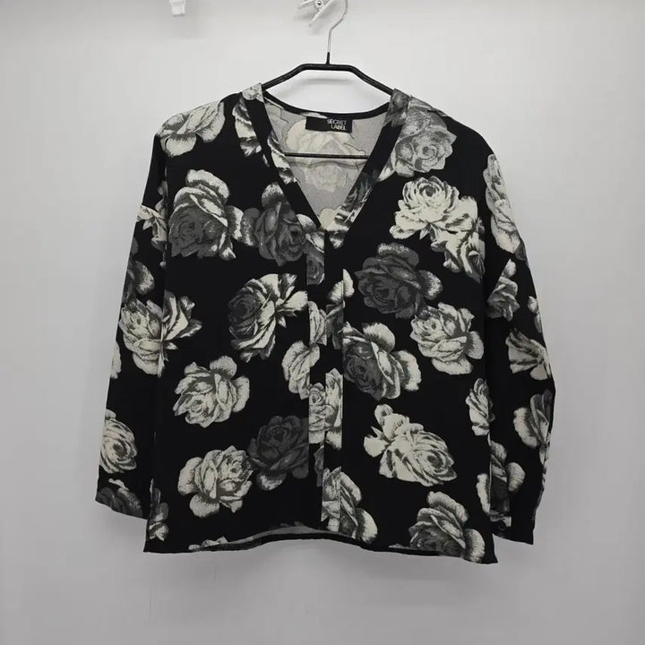 [BUNJANG] Secret Label Rose Pattern Blouse / 시크릿라벨 장미 패턴 블라우스 [B30124]