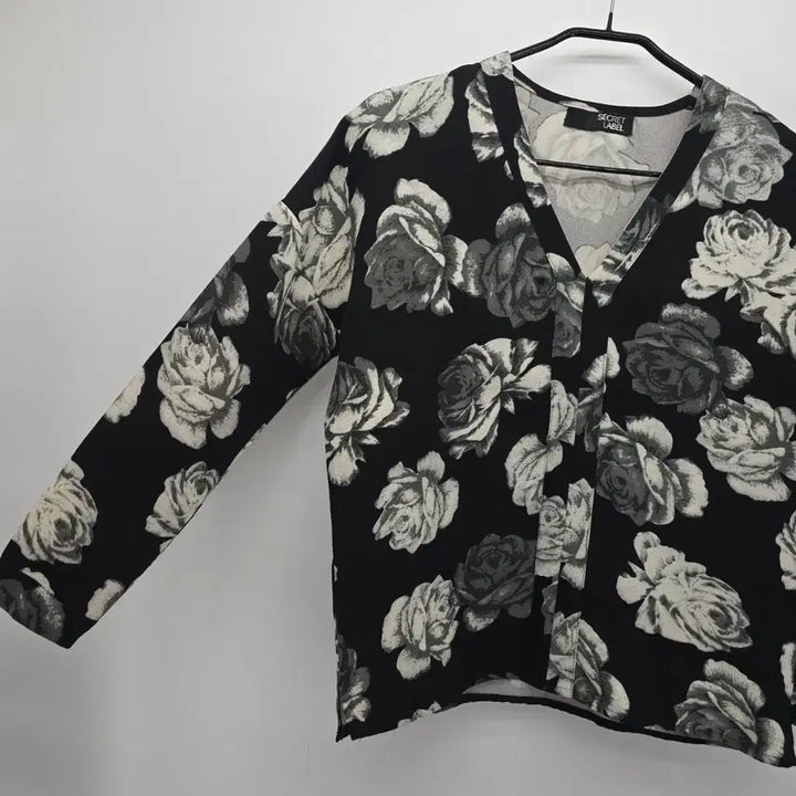[BUNJANG] Secret Label Rose Pattern Blouse / 시크릿라벨 장미 패턴 블라우스 [B30124]