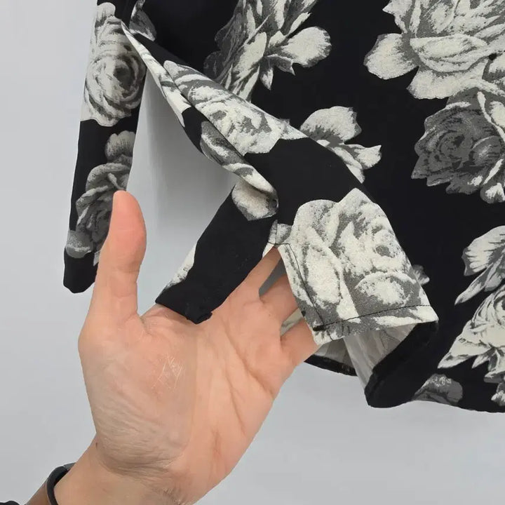 [BUNJANG] Secret Label Rose Pattern Blouse / 시크릿라벨 장미 패턴 블라우스 [B30124]