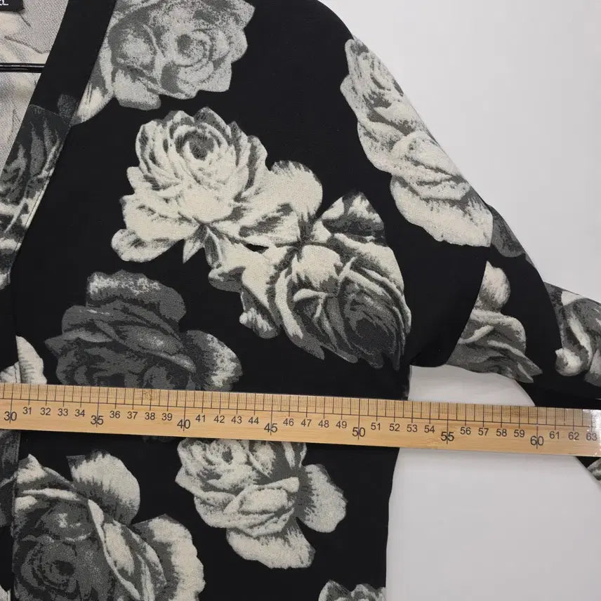 [BUNJANG] Secret Label Rose Pattern Blouse / 시크릿라벨 장미 패턴 블라우스 [B30124]