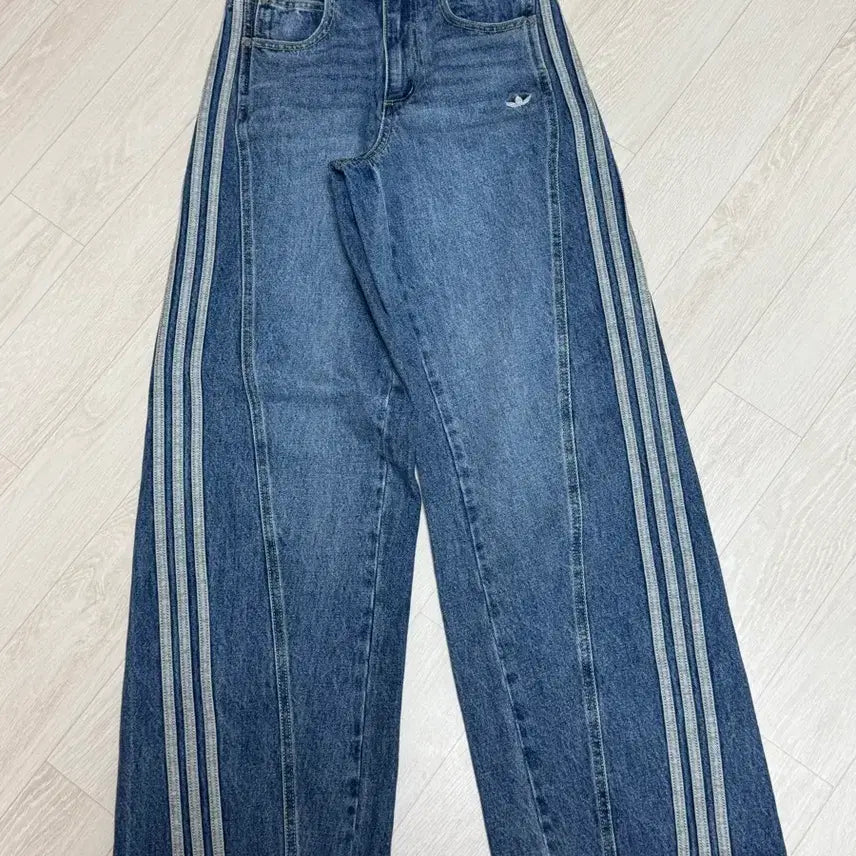 [BUNJANG] Adidas Loose Denim Jeans (Size 25) / [새상품] 아디다스 루즈 데님 25사이즈