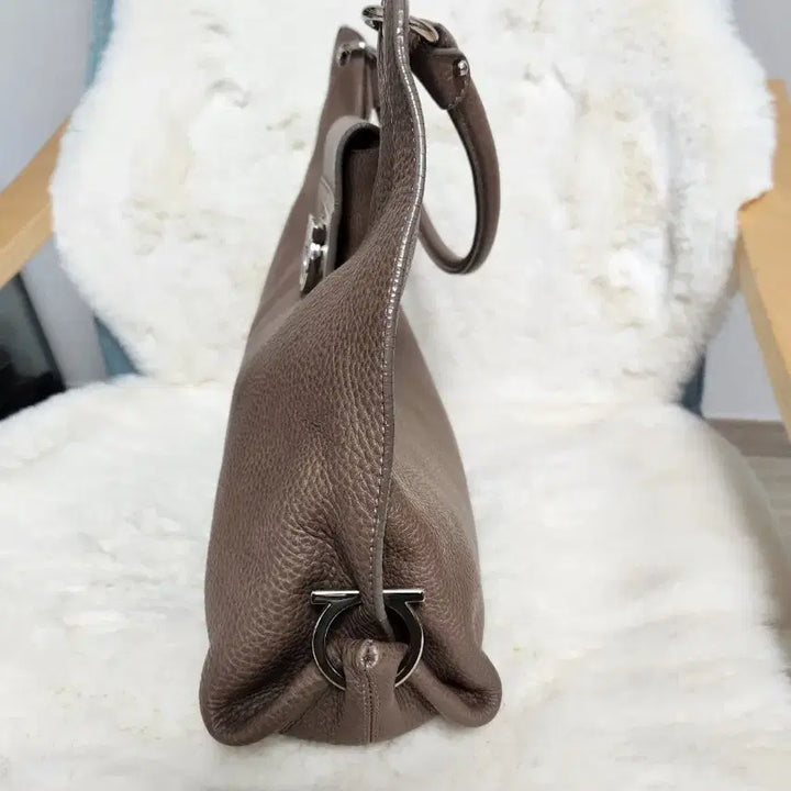 [BUNJANG] Ferragamo Gancini Leather Shoulder Bag / 페라가모 간치니 레더 숄더백 브라운