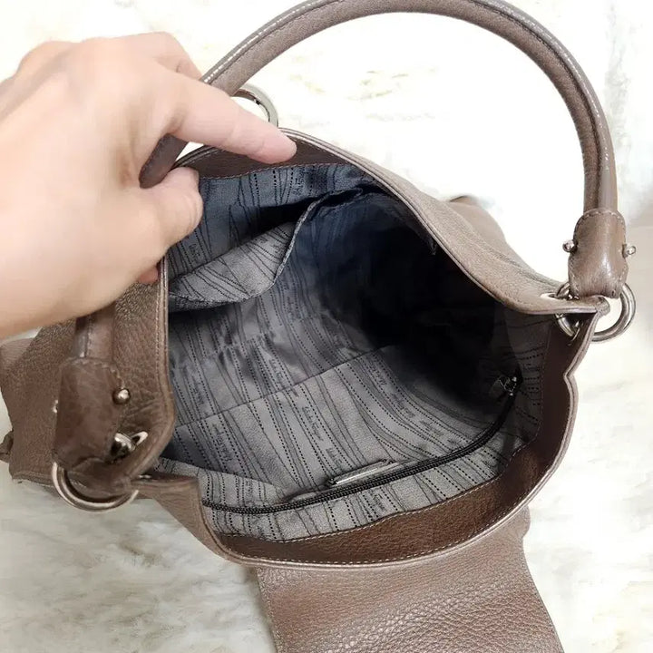 [BUNJANG] Ferragamo Gancini Leather Shoulder Bag / 페라가모 간치니 레더 숄더백 브라운