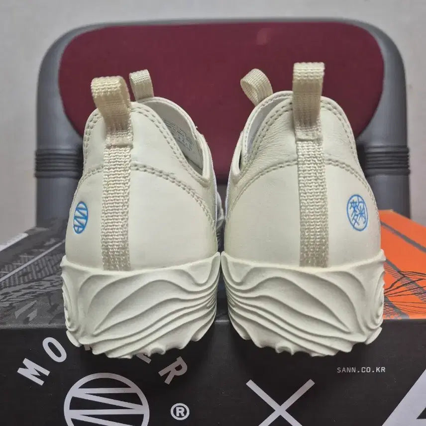 [BUNJANG] Mother Ground 235 Shoes / 마더 그라운드 235