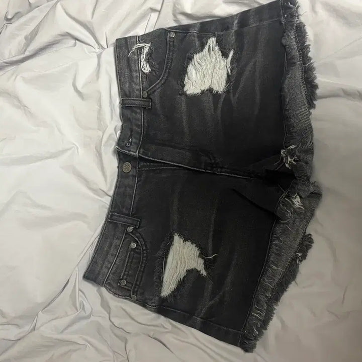 [BUNJANG] Synazine Cat Washing Damage Denim Shorts L / 반택포 시너진 캣워싱 데미지 데님 쇼츠 L