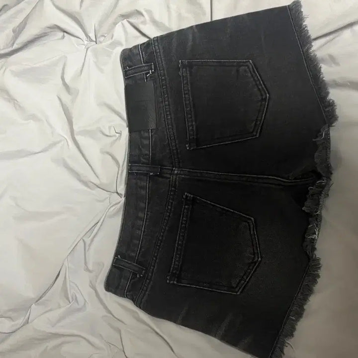 [BUNJANG] Synazine Cat Washing Damage Denim Shorts L / 반택포 시너진 캣워싱 데미지 데님 쇼츠 L