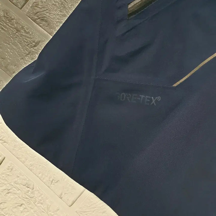 [BUNJANG] K2 Gore-Tex Navy Windbreaker Jacket / [95]K2 고어텍스 바람막이