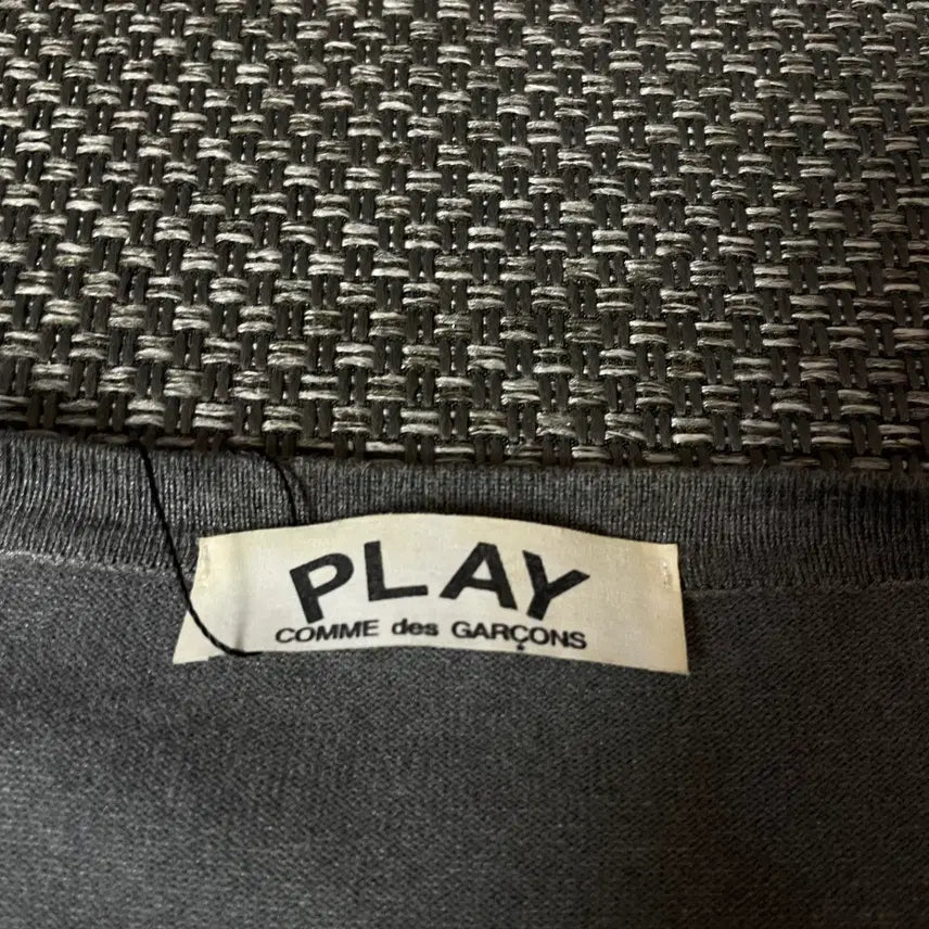 [BUNJANG] Comme des Garcons Gray Gold Emblem Cardigan XL / 꼼데가르송 그레이 골드와펜 가디건 XL