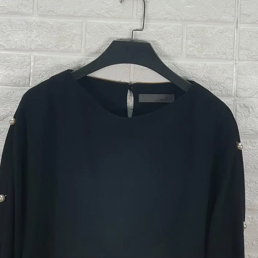 [BUNJANG] Decorative Pearl Embellished Blouse / [55]데코 진주장식 블라우스