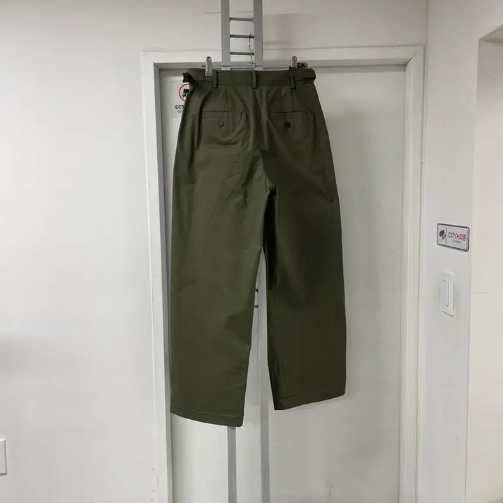 [SOLD OUT] APC 아페쎄 카키 팬츠 38(W)