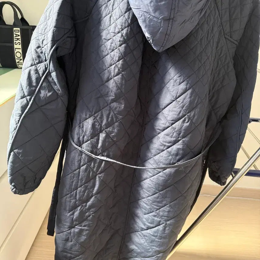 [SOLD OUT] G.cut 네이비 퀼팅 롱 코트