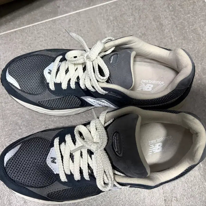 [BUNJANG] New Balance 2002RNY Navy Sneakers / 뉴발란스 2002