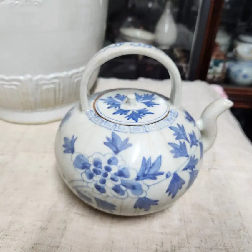 [BUNJANG] Celadon Porcelain Peony Teapot / 청화백자 목단주전자