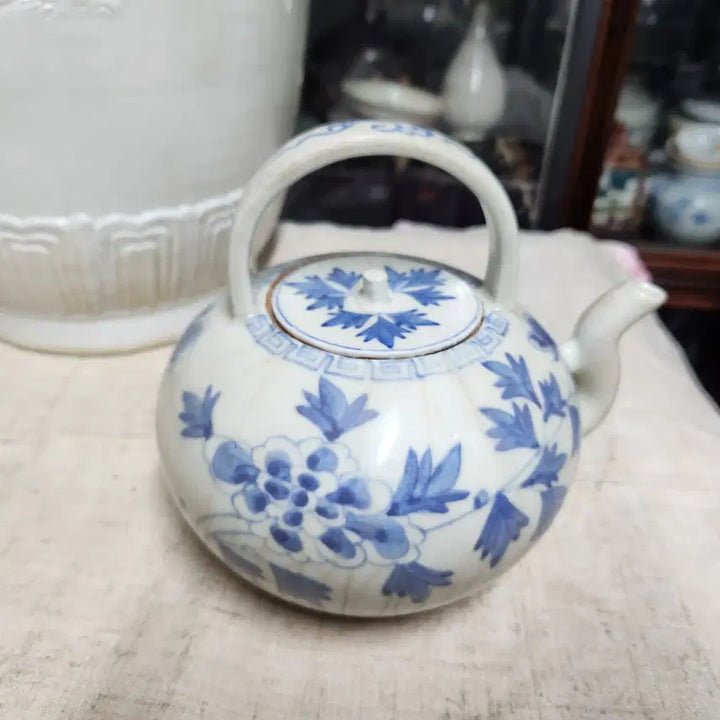 [BUNJANG] Celadon Porcelain Peony Teapot / 청화백자 목단주전자