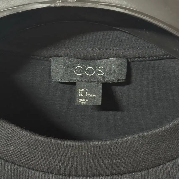 [BUNJANG] COS Black Zip Detail Sweatshirt / COS 코스 블랙 지퍼 포인트 맨투맨