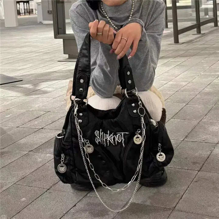 [BUNJANG] Gothic Punk Leather Shoulder Bag / 고딕 펑크 레더 백 자수 체인 장식 블랙 숄더백
