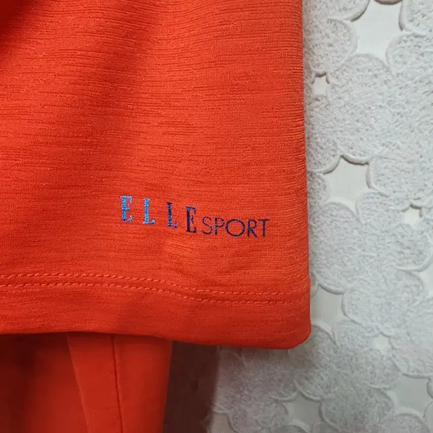 [BUNJANG] Elle Short Sleeve T-shirt (Size 90) / 엘르 반팔티 여성90