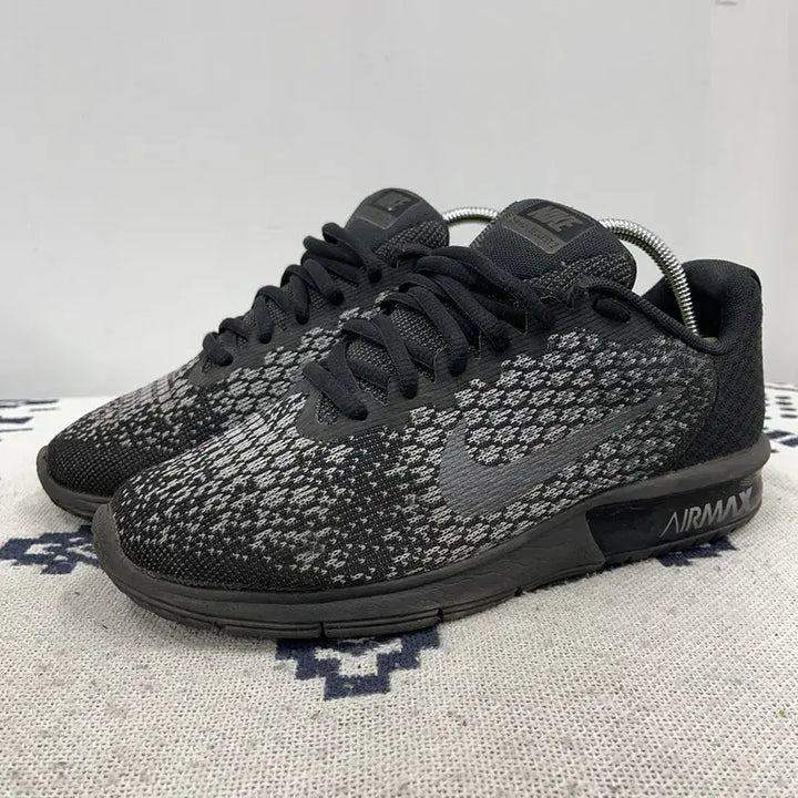 [BUNJANG] Nike Air Max Sequent 2 Sneakers / 나이키 에어맥스 시퀀트 2 운동화 245 E02506