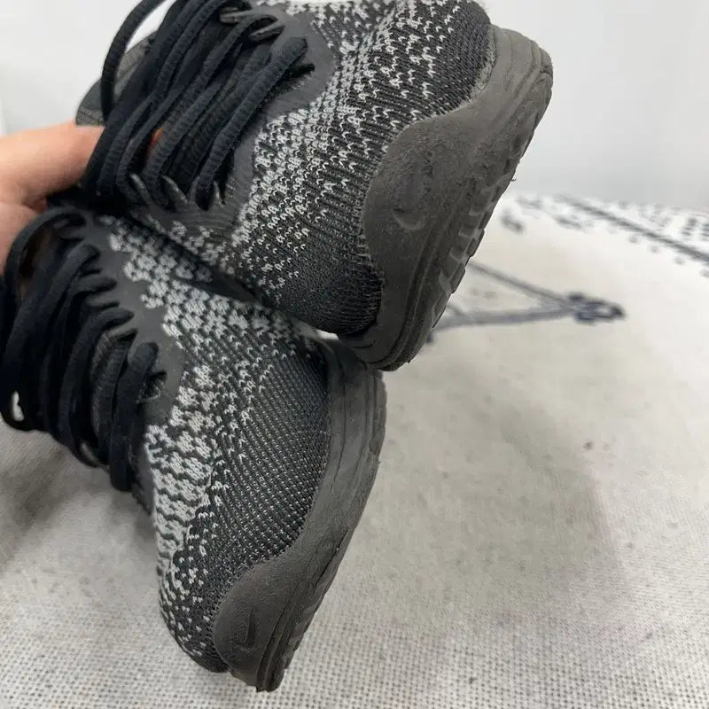 [BUNJANG] Nike Air Max Sequent 2 Sneakers / 나이키 에어맥스 시퀀트 2 운동화 245 E02506