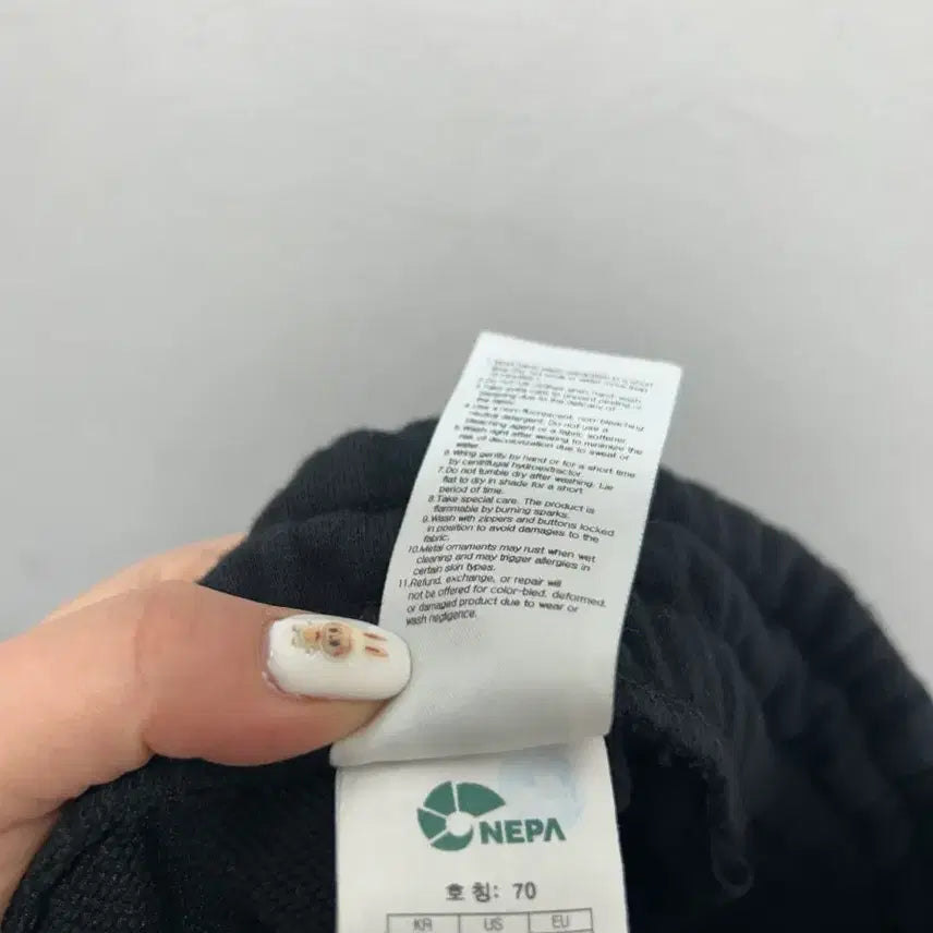 [SOLD OUT] 네파 여성 블랙 반바지 27사이즈