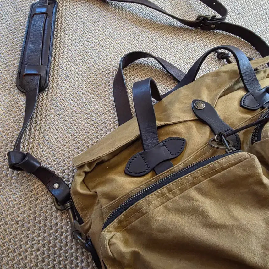 [BUNJANG] Filson Lightweight Waxed Cotton Canvas Field Bag / Filson 필슨 경량화 왁스드 코튼 켄버스 필드백 가방