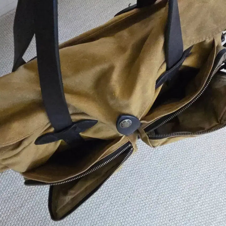 [BUNJANG] Filson Lightweight Waxed Cotton Canvas Field Bag / Filson 필슨 경량화 왁스드 코튼 켄버스 필드백 가방