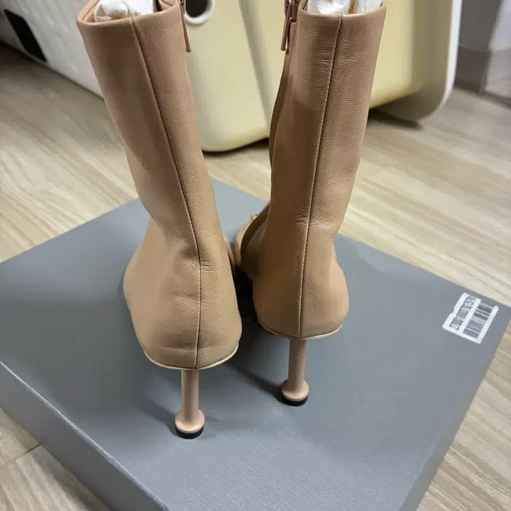 [SOLD OUT] 보테가 샌들 발렌부츠
