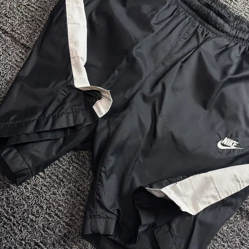 [BUNJANG] Nike Futura Side Line Woven Half Pants / 나이키 퓨추라 사이드라인 우븐 하프 팬츠 3399