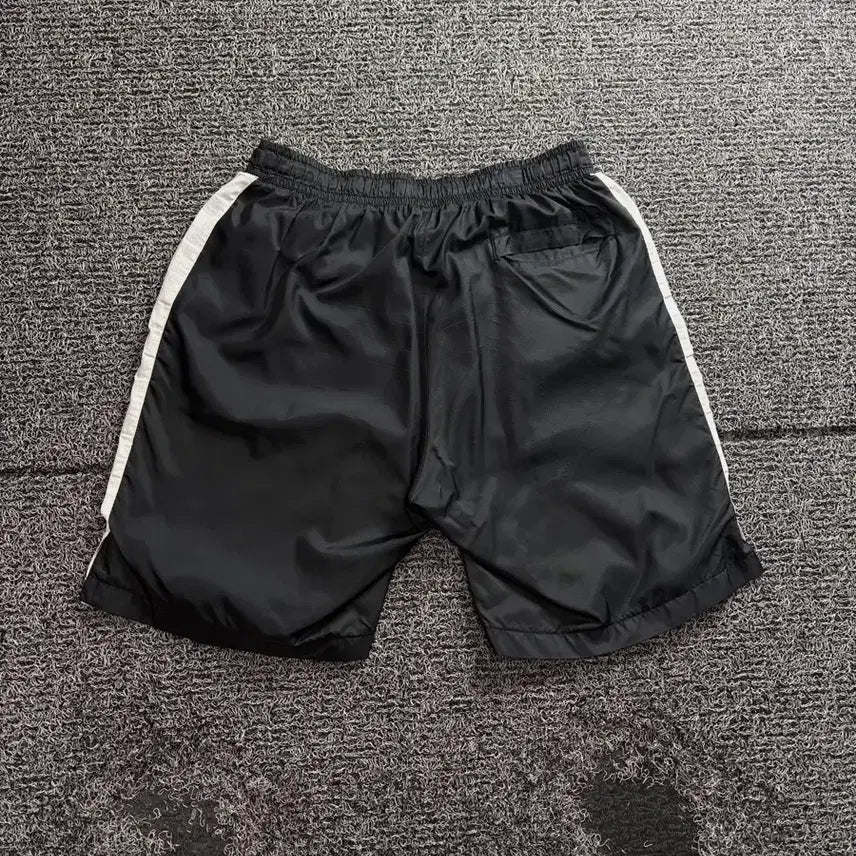 [BUNJANG] Nike Futura Side Line Woven Half Pants / 나이키 퓨추라 사이드라인 우븐 하프 팬츠 3399