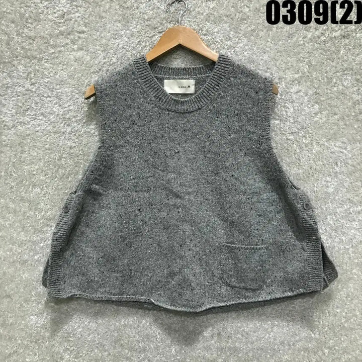 [SOLD OUT] 르 자르뎅 니트 조끼 그레이 L