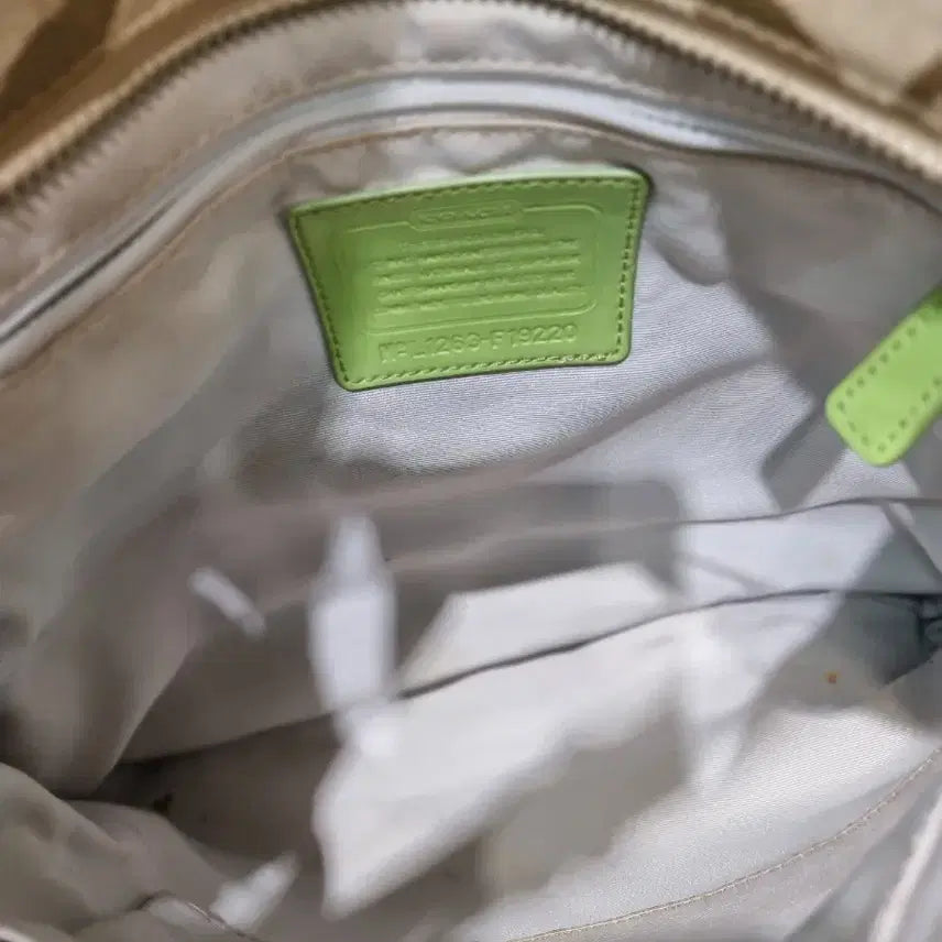 [BUNJANG] Coach Signature File Bag Lime / 코치 시그니처 파일백 라임색