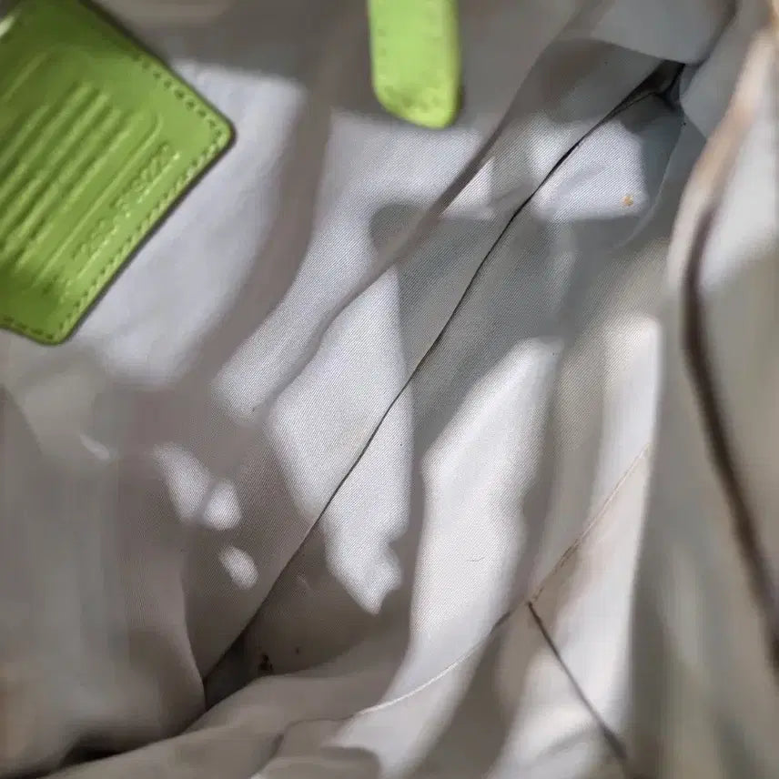 [BUNJANG] Coach Signature File Bag Lime / 코치 시그니처 파일백 라임색