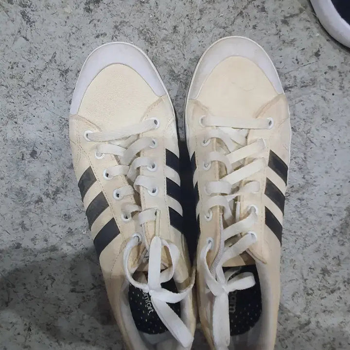 [BUNJANG] Adidas Stripe Ivory Sneakers / 아디다스 삼선 스트라이프 운동화 아이보리