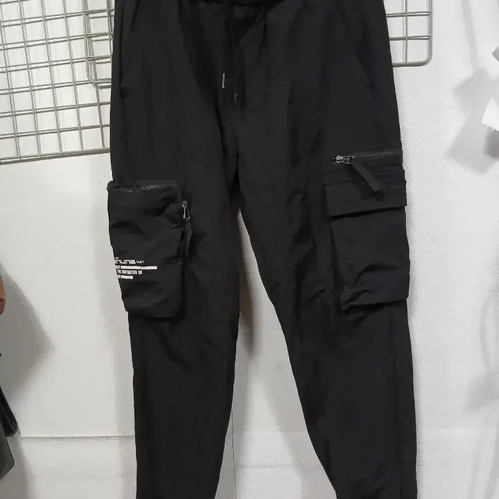 [BUNJANG] BKBT Black Cargo Jogger Pants / BKBT블랙 카고 조거 팬츠76