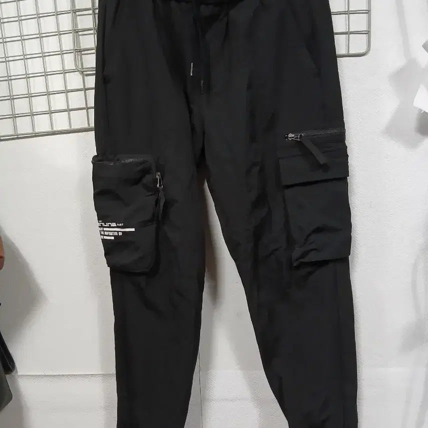 [BUNJANG] BKBT Black Cargo Jogger Pants / BKBT블랙 카고 조거 팬츠76