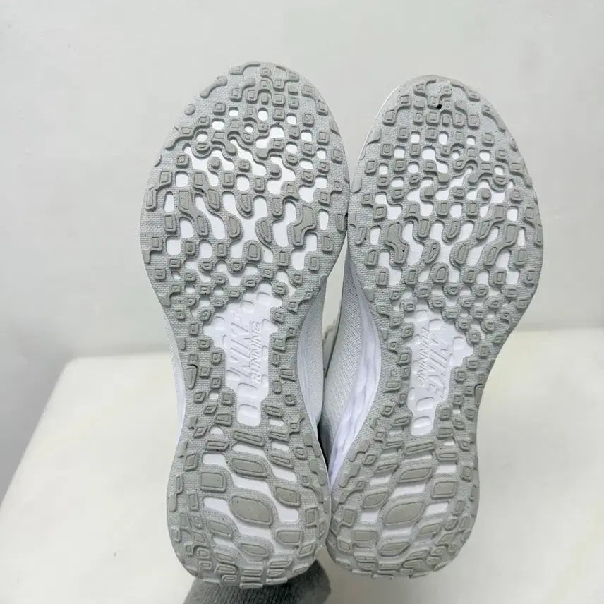 [SOLD OUT] (240)나이키 운동화 레볼루션6 넥스트네이처 런닝화