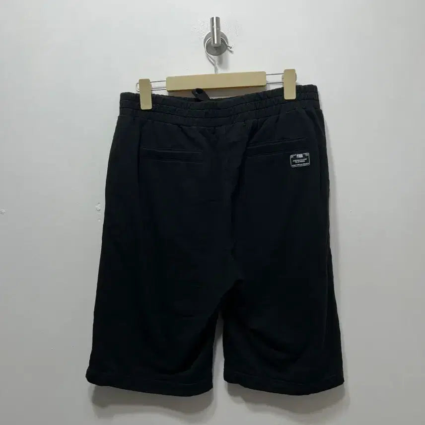 [BUNJANG] NBA Black Shorts 1946 Logo (Size 32) / NBA 블랙 반바지 1946 로고 32사이즈
