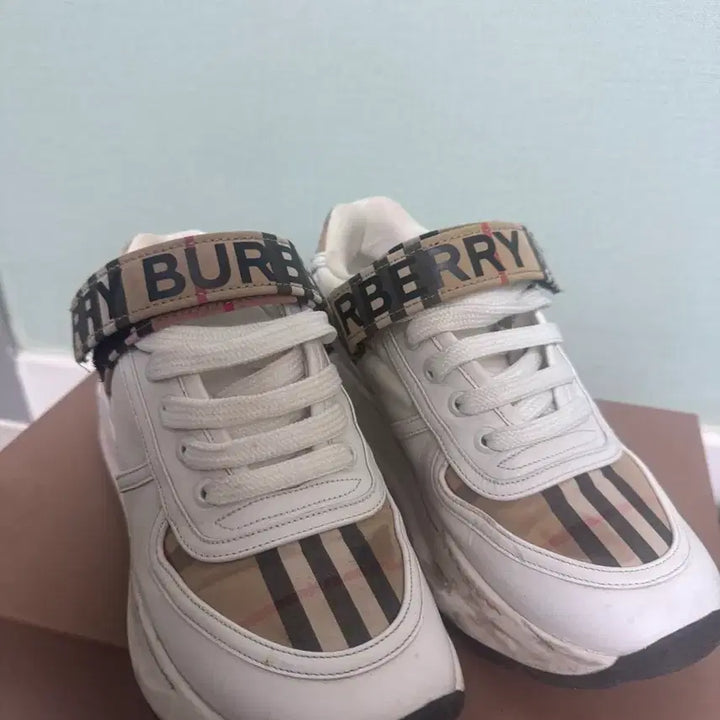 [BUNJANG] Burberry Sneakers Women&
