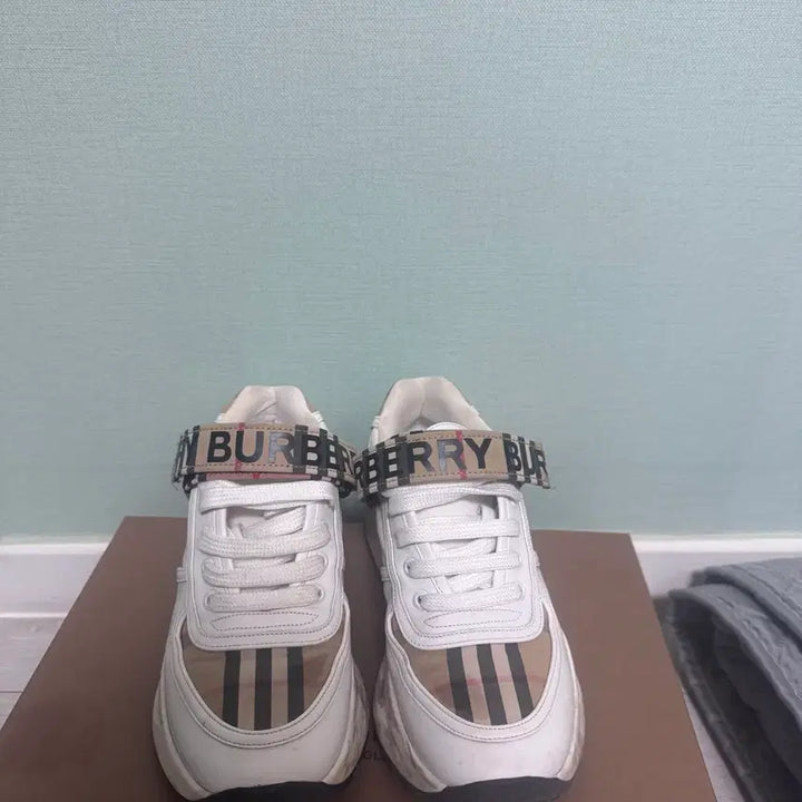 [BUNJANG] Burberry Sneakers Women&