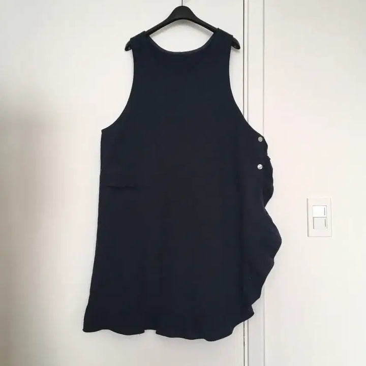 [BUNJANG] Ruffle Detail Apron Dress / 러플 디테일 에이프런 원피스