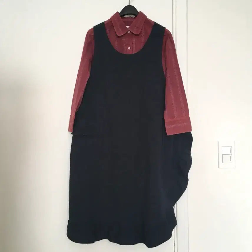 [BUNJANG] Ruffle Detail Apron Dress / 러플 디테일 에이프런 원피스