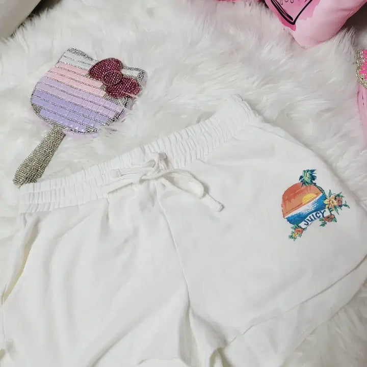[BUNJANG] Juicy Couture White Shorts / 쥬시꾸뛰르 화이트 반바지