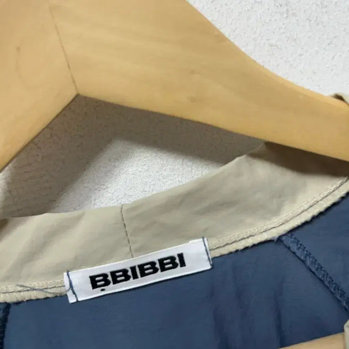 [BUNJANG] BBIBAI Eastern Europe Windbreaker Anorak / BBIBAI 이스턴유럽 바람막이 아노락 무신사 F