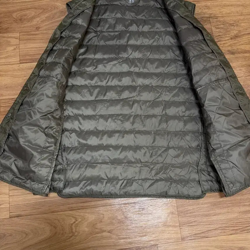 [BUNJANG] Uniqlo Lightweight Padded Vest / [105] 유니클로 경량 패딩 조끼