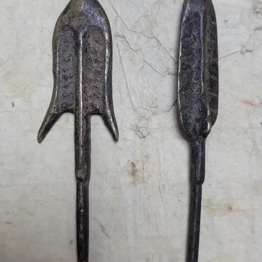 [BUNJANG] Antique Bronze Arrowheads (Set of 2) / 동 화살촉 2개