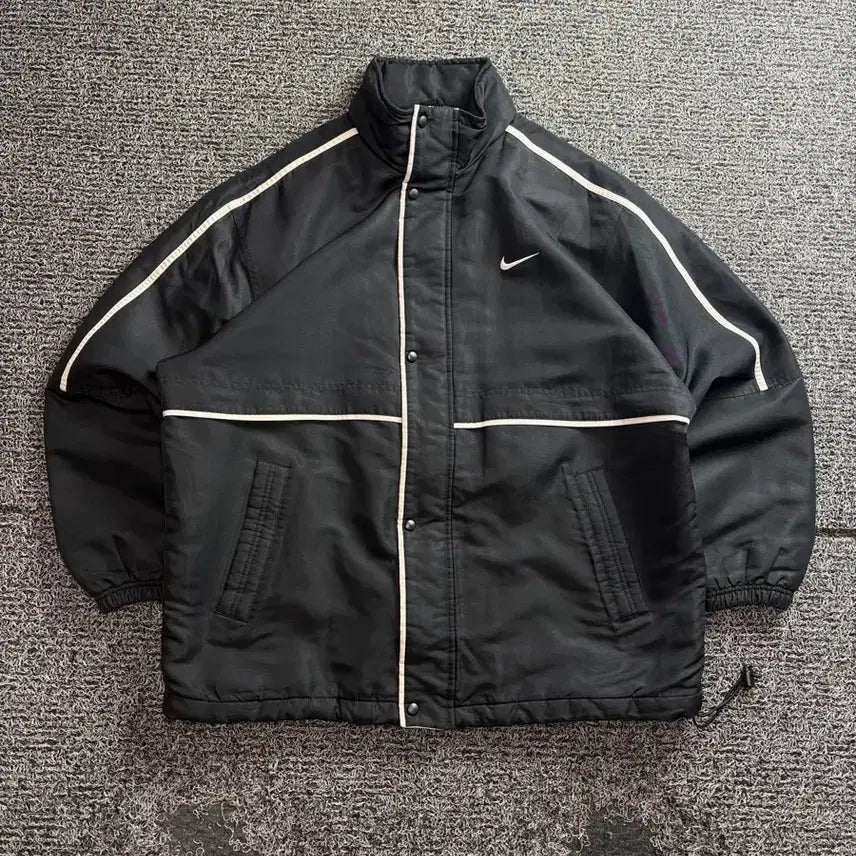[BUNJANG] Nike Swoosh Old School Black Quilted Jacket / 나이키 스우시 올드스쿨 블랙 누빔 자켓 3417