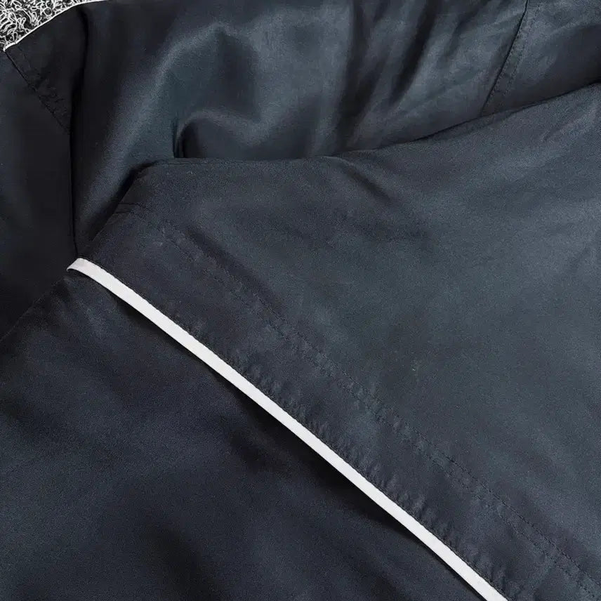 [BUNJANG] Nike Swoosh Old School Black Quilted Jacket / 나이키 스우시 올드스쿨 블랙 누빔 자켓 3417