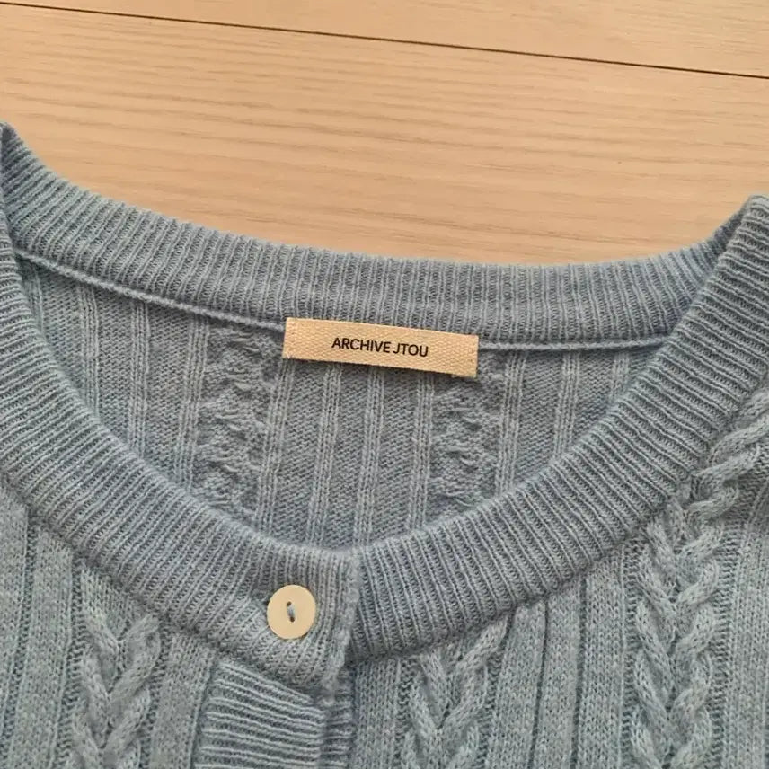 [BUNJANG] Archive J2U Essential Half Cable Knit (Blue) / 아카이브제이투유 에센셜 하프 케이블 니트(blue)