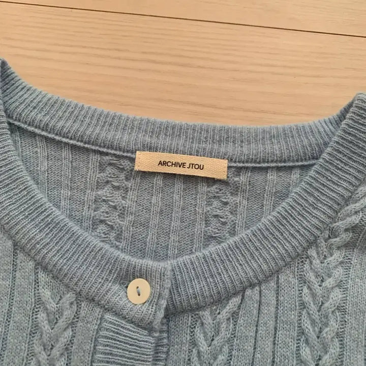 [BUNJANG] Archive J2U Essential Half Cable Knit (Blue) / 아카이브제이투유 에센셜 하프 케이블 니트(blue)